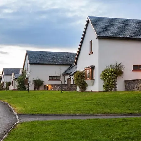 East Clare Golf Village 度假村