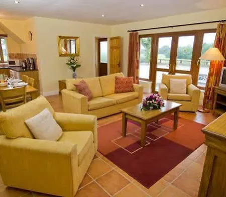 度假村 East Clare Golf Village 3*