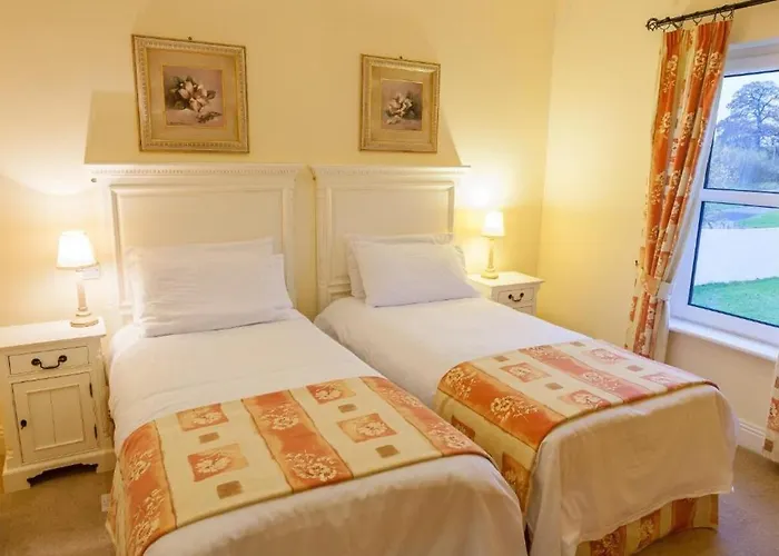 Resort East Clare Golf Village 3*